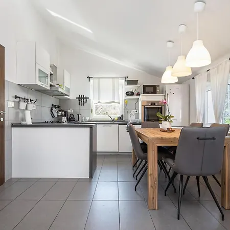 Apartment Gaj B4 In With Gym And Barbecue