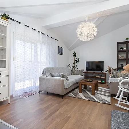 Gaj B4 In With Gym And Barbecue Apartman *